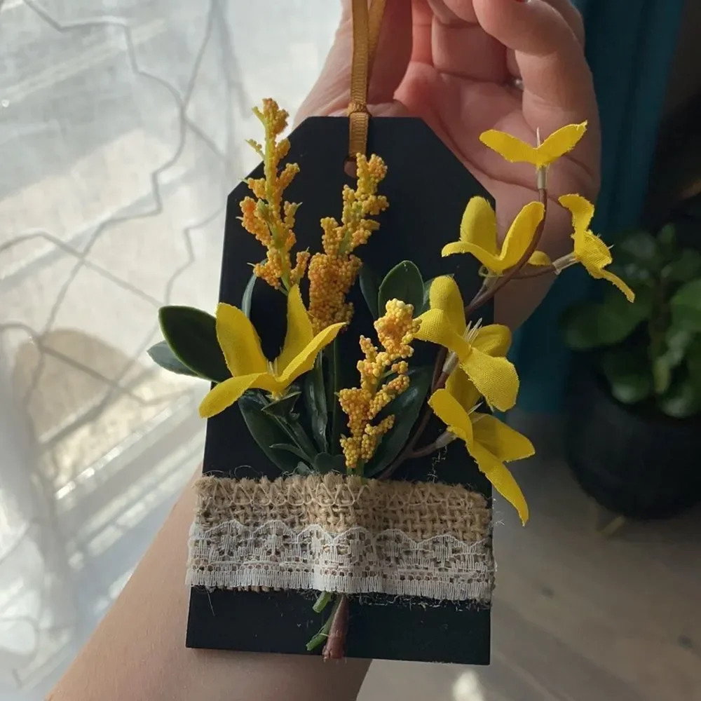 Handmade mini Flower composition - Picture 2 of 3